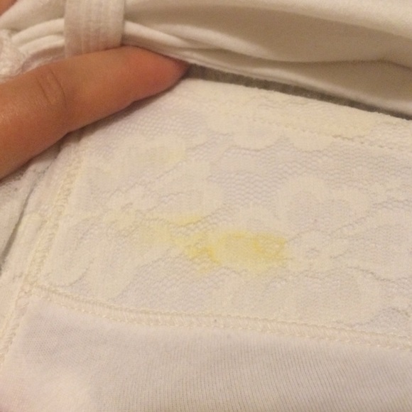 Size medium Hollister crop top! - Picture 4 of 4