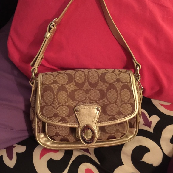 Authentic Coach Purse - Picture 1 of 4