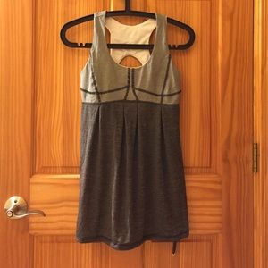 Lululemon flowy bottom top.