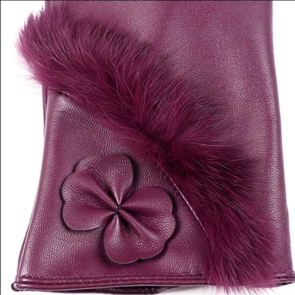 Vine color vegan leather fuzzy lining gloves new - Picture 2 of 2