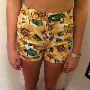 Pacsun sunflower shorts🌼🌻