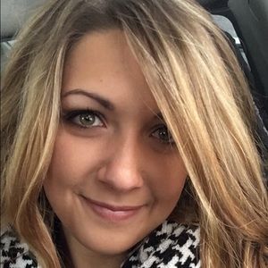 Meet your Posher, Katelyn