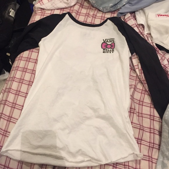 VANS HELLO KITTY BASEBALL TEE
