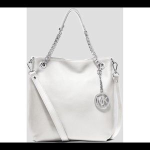 HOLD !!! @river_po12