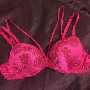 Limited Edition lace strappy push up bra