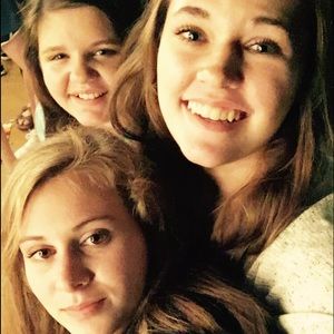 Meet your Posher, Becca