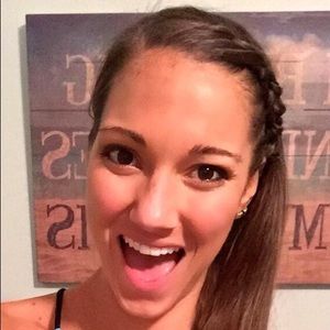 Meet your Posher, Melissa
