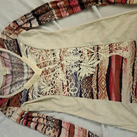 Beautiful long sleeve shirt. Brand new. Never worn
