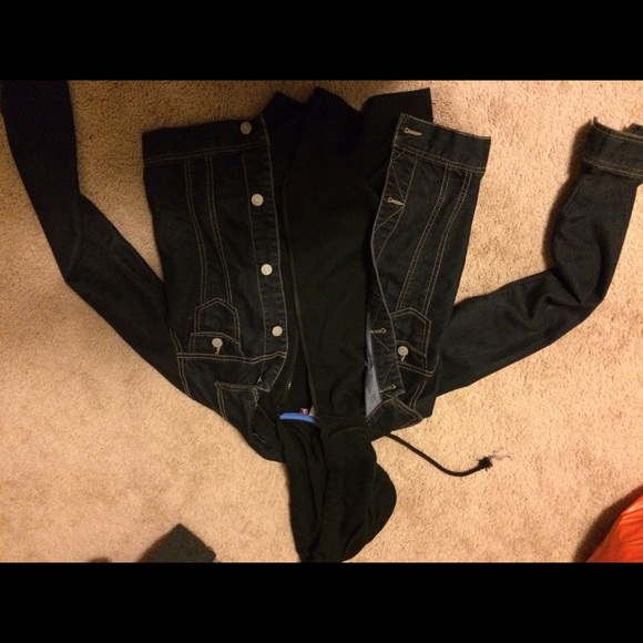 Tons of new or once worn clothes. - Picture 2 of 3