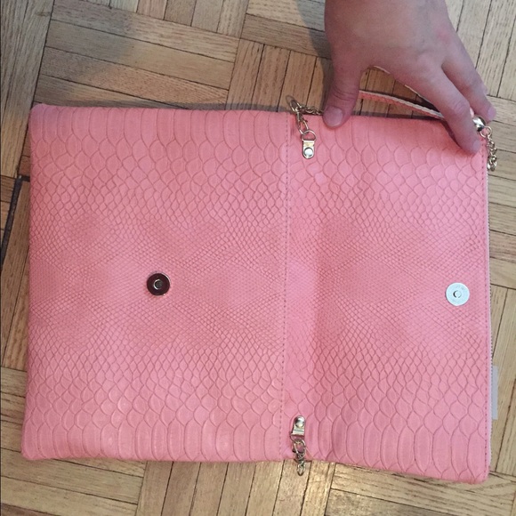Salmon snake pattern clutch - Picture 2 of 4