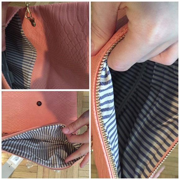 Salmon snake pattern clutch - Picture 3 of 4