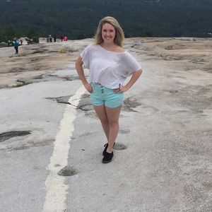 Meet your Posher, Kayla