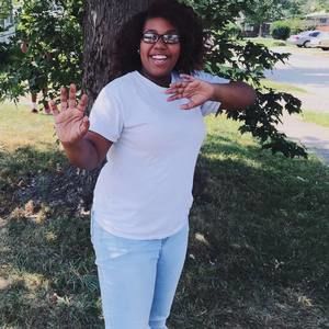 Meet your Posher, Ava