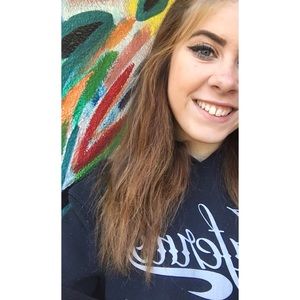 Meet your Posher, Julia