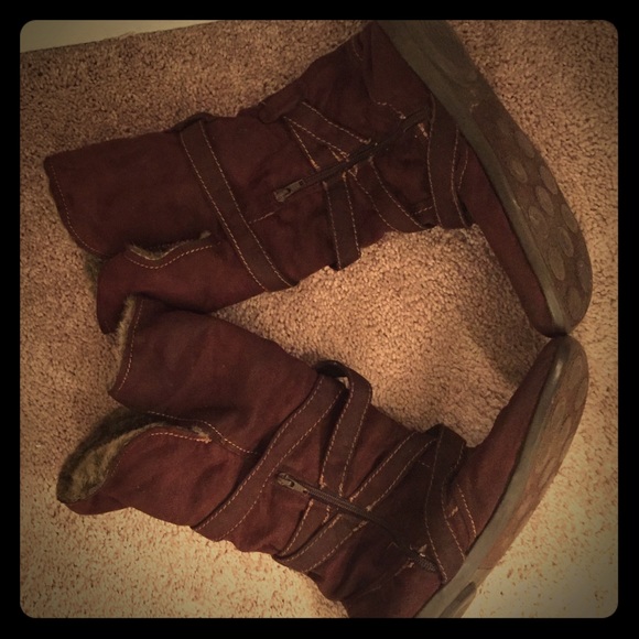 🎈Tall, cozy brown boots! 🎈