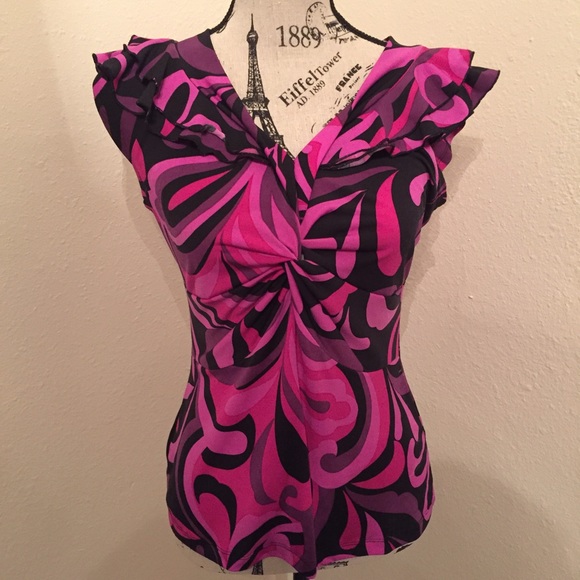 Abstract top with ruffled capped sleeves