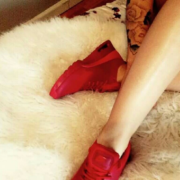 RED Nike air max!