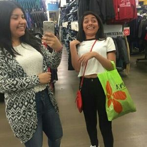 Meet your Posher, Bernice