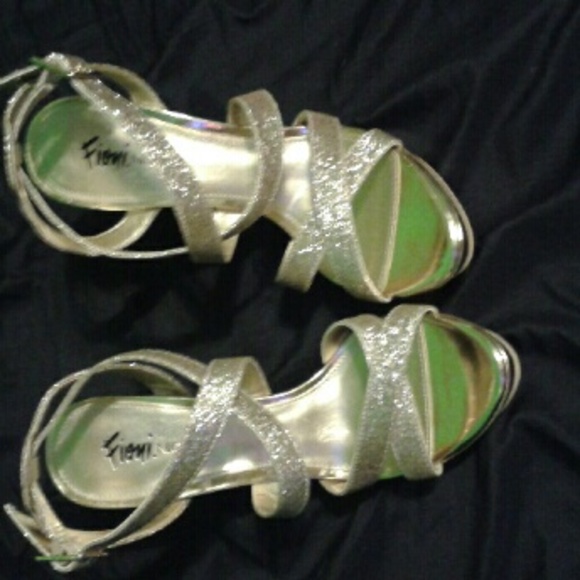 Fioni fun night brand new never wotn heels