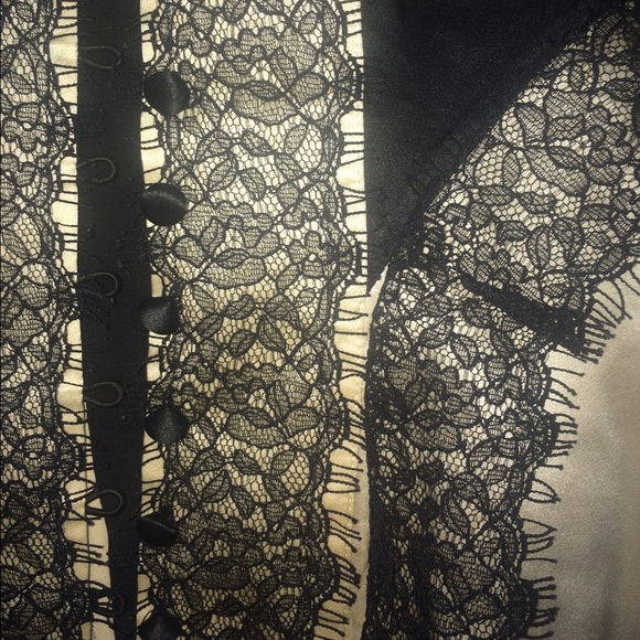 BCBG black/cream hook and eye button silk top - Picture 2 of 3