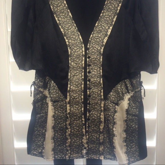 BCBG black/cream hook and eye button silk top - Picture 3 of 3