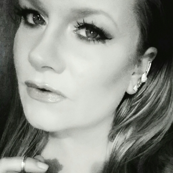 Meet your Posher, Joycelyn - Picture 2 of 2