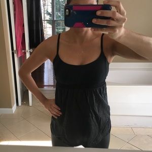 Lululemon tank with shelf bra