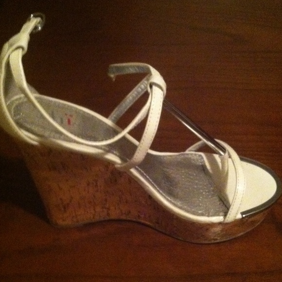 Sandals - Picture 3 of 3