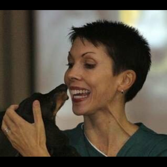 Meet your Posher, Leigh Anne - Picture 2 of 3