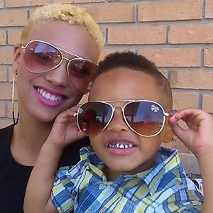 Meet your Posher, Crystal