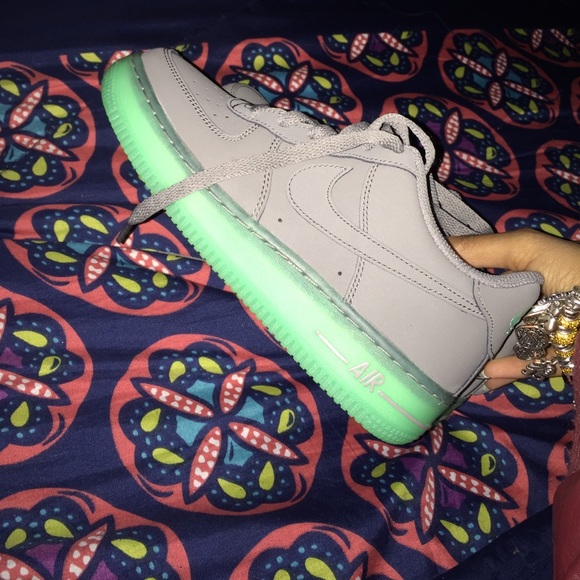 Nike Air Force 1 - Picture 2 of 4