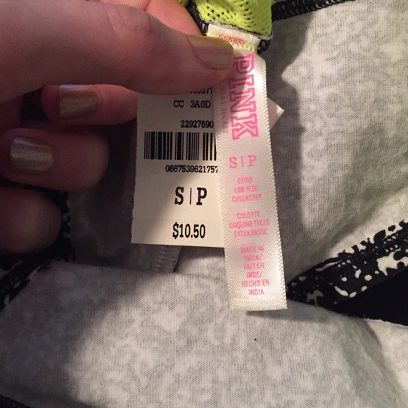 *SOLD ON Ⓜ️* NWT SIZE SMALL VS PINK LOGO PANTIES - Picture 3 of 4