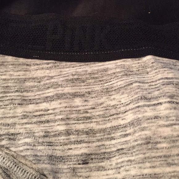 *SOLD ON MERC* NWT SIZE SMALL VS PINK LOGO PANTIES - Picture 2 of 4