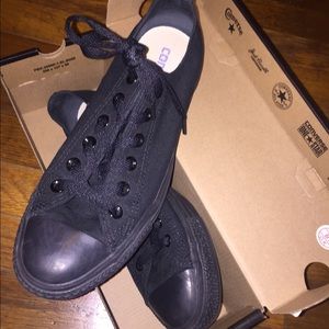 ALL BLACK CONVERSE SIZE 8 W - 6 M