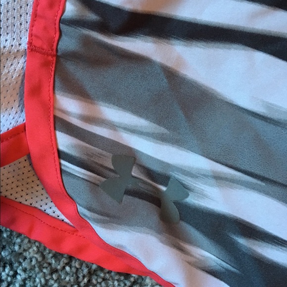 under armor running shorts - Picture 2 of 3