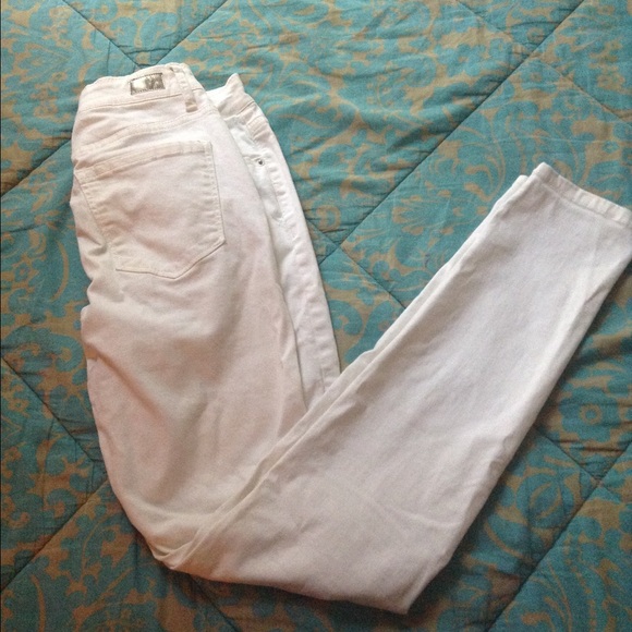 White High Waisted Jeans
