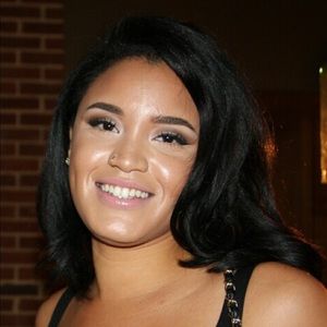 Meet your Posher, Jeannette