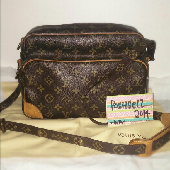 Louis Vuitton Handbags - Trade+💰🚫Auth LOUIS VUITTON NIL Messenger bag