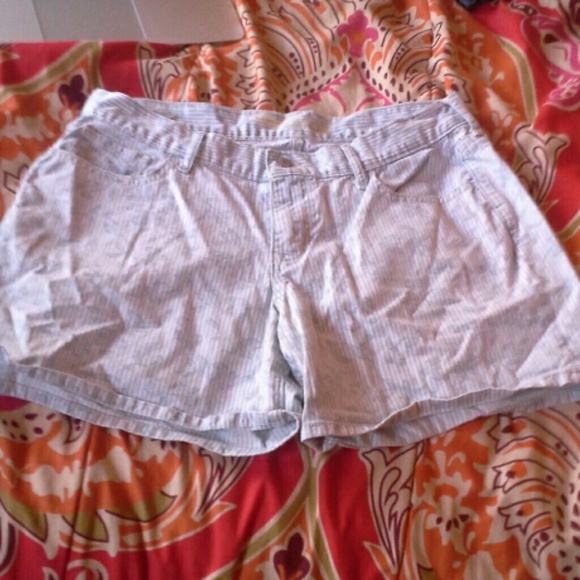 Old Navy Floral Print Boyfriend Shorts
