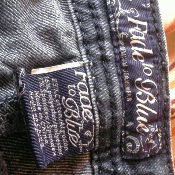 Jean Capris - Picture 2 of 2