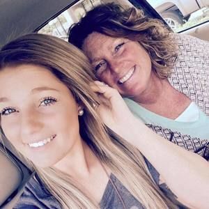 Meet your Posher, Jeleta