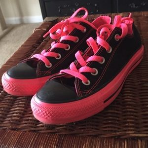 Converse Chuck Taylors Size 6 women's