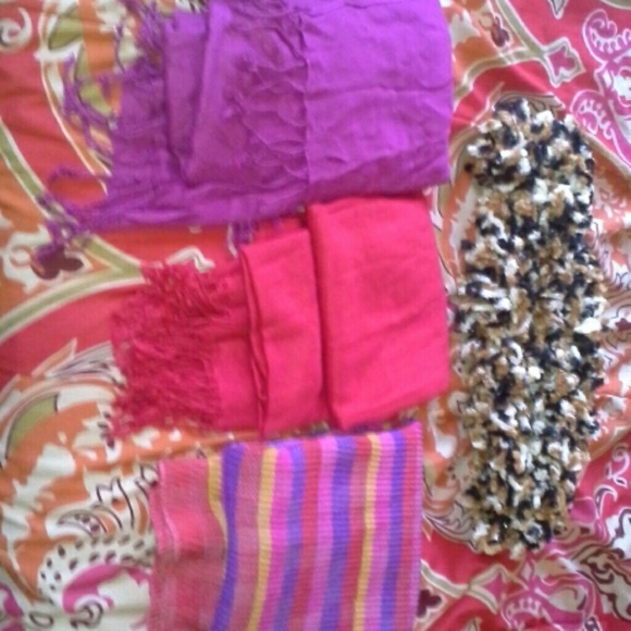 Scarf Bundle - Picture 1 of 4