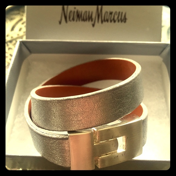 NEIMAN MARCUS genuine leather silver wrap bracelet
