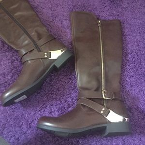 BRAND NEW NEVER WORN brown tall boots