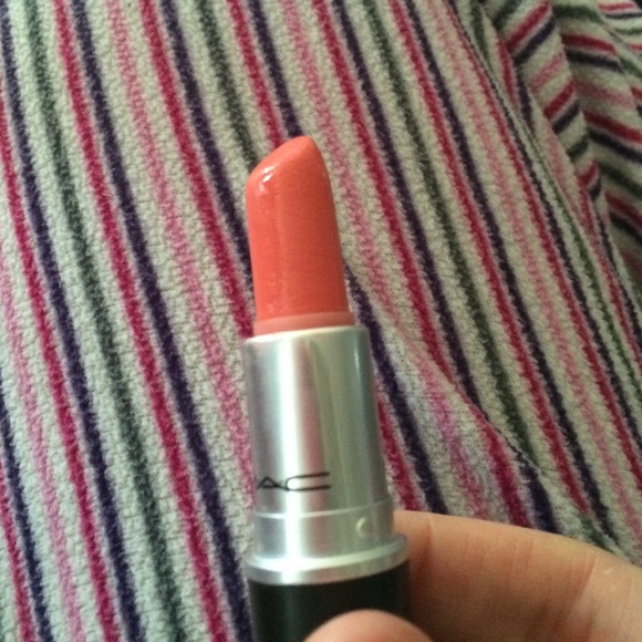 MAC Cosmetics Sushi Kiss lipstick