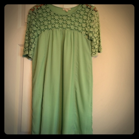 Green shift dress