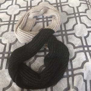 Jessica Simpson infinity scarf
