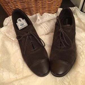 Dark chocolate brown lace up shoes