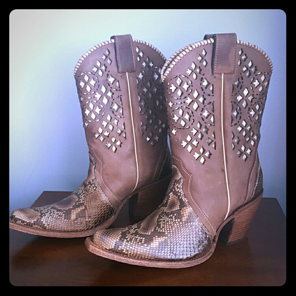 Cuadra leather boots